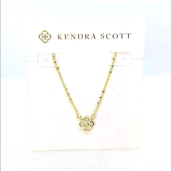 ✨SOLD✨KENDRA Gold Rue Clover Logo Necklace - Picture 4 of 9